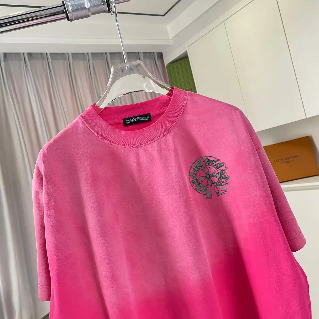 🅿️190 ch Crow* 2025 summer new style, washed, faded, worn, Sanskrit cross print, short-sleeved T-shirt, customized fabric 320g, same style for men and women, size: S M L XL XXL five sizes, color: black, gray, gradient black, gradient red